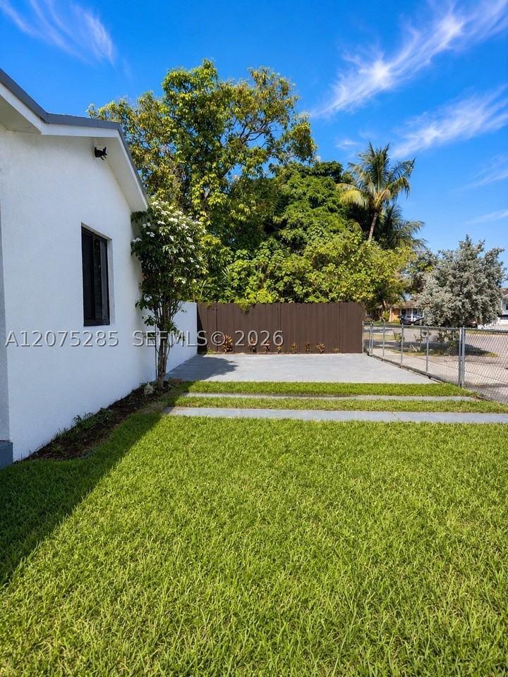 6791 Sw 25th St #6791 - Photo 2 of 11