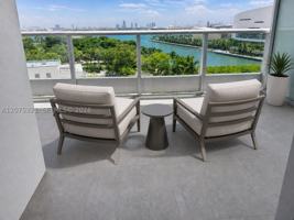 featured image of 900 Biscayne Blvd #902