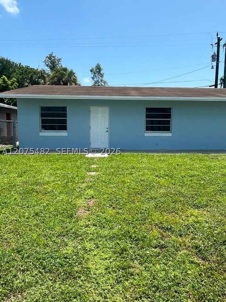 3691 Sw 60th Ter #N - Photo 2 of 8
