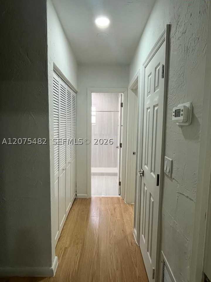 3691 Sw 60th Ter #N - Photo 5 of 8