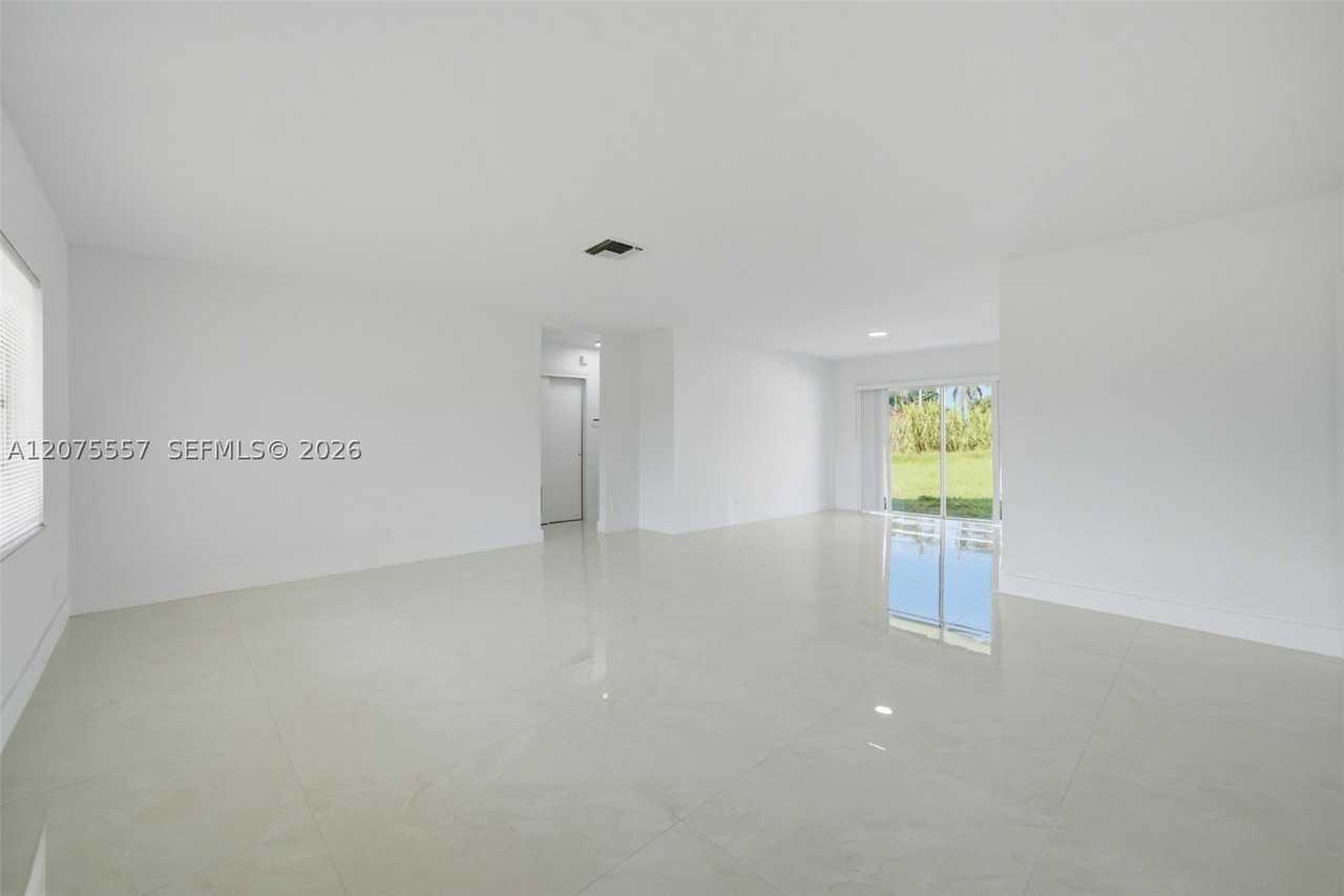 11000 Nw 21st Ct #11000 - Photo 4 of 35