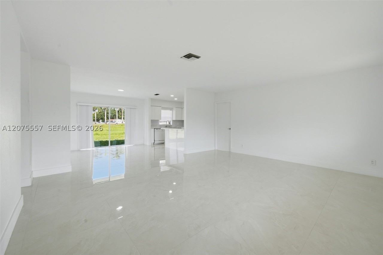 11000 Nw 21st Ct #11000 - Photo 5 of 35