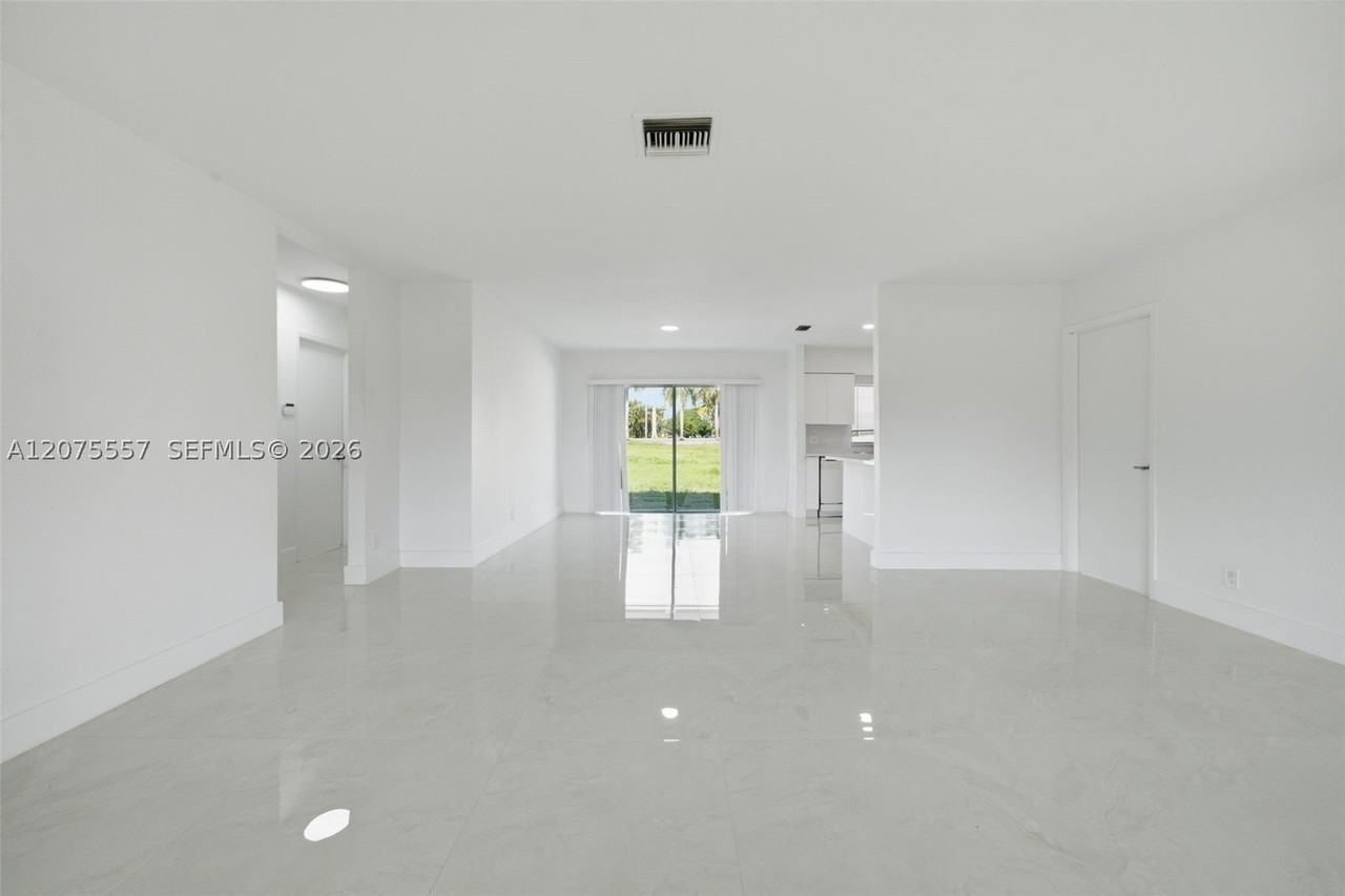 11000 Nw 21st Ct #11000 - Photo 6 of 35