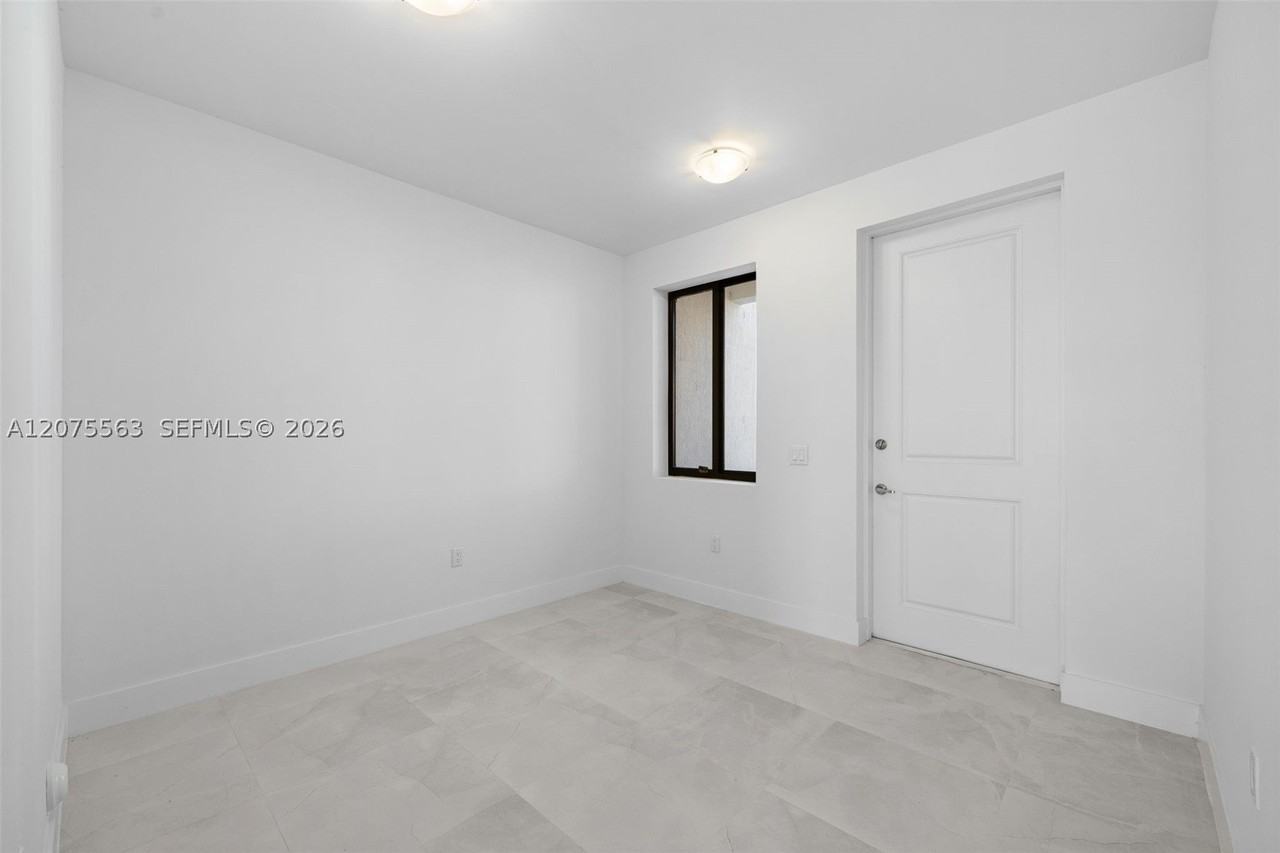 19102 Sw 345th Ter #19102 - Photo 5 of 26