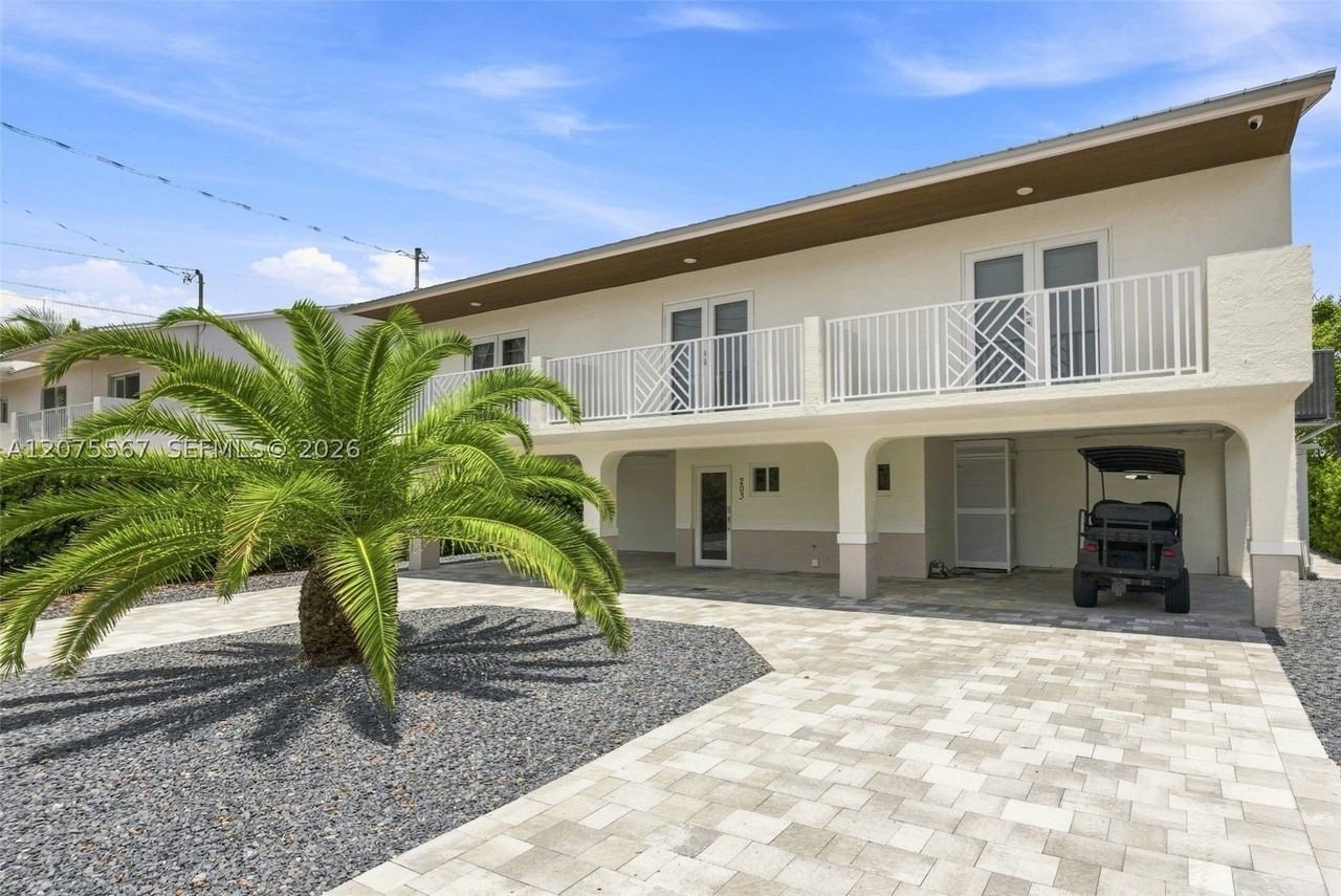 203 Gulfview Dr #0 - Photo 4 of 50