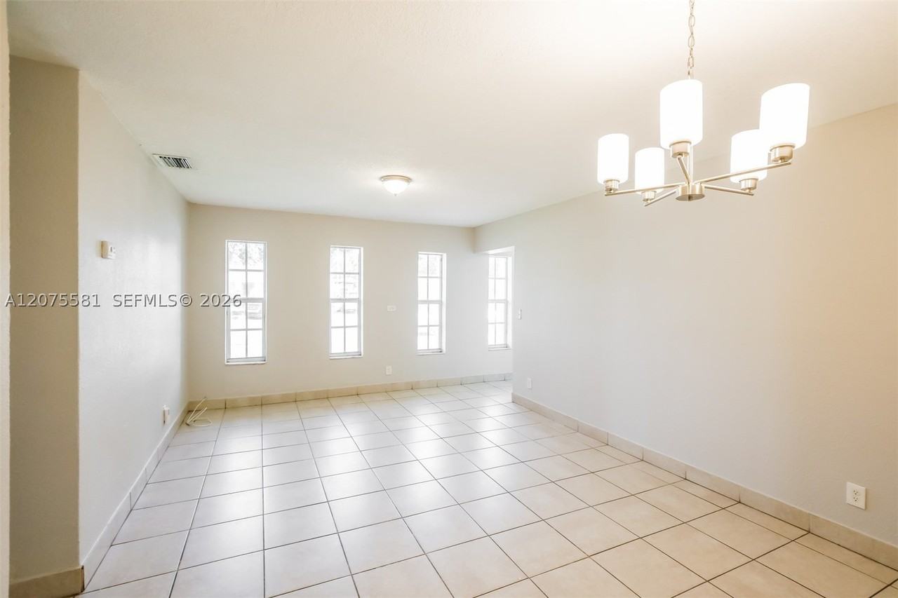 3321 Nw 177th Ter - Photo 5 of 18