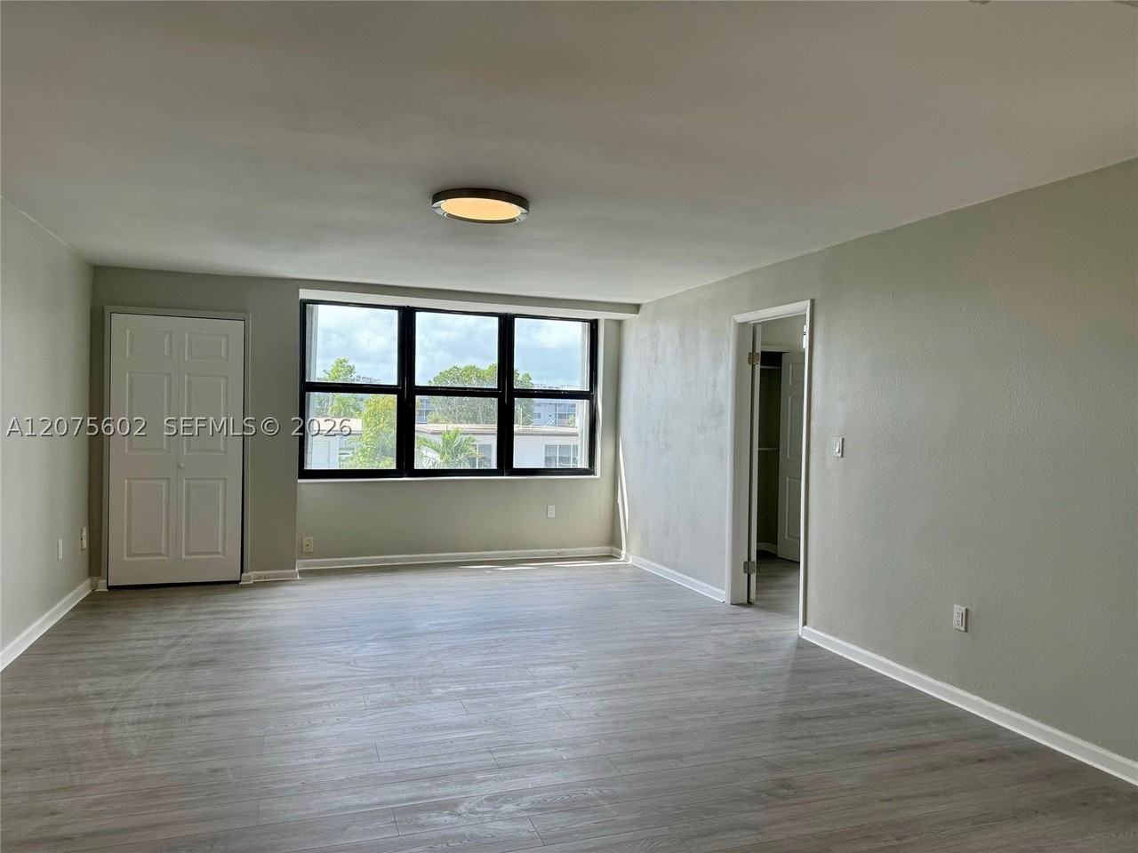 3702 Ne 171st St #15 - Photo 5 of 16