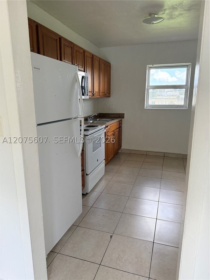 520 Sw Krome Ter #4 - Photo 5 of 10