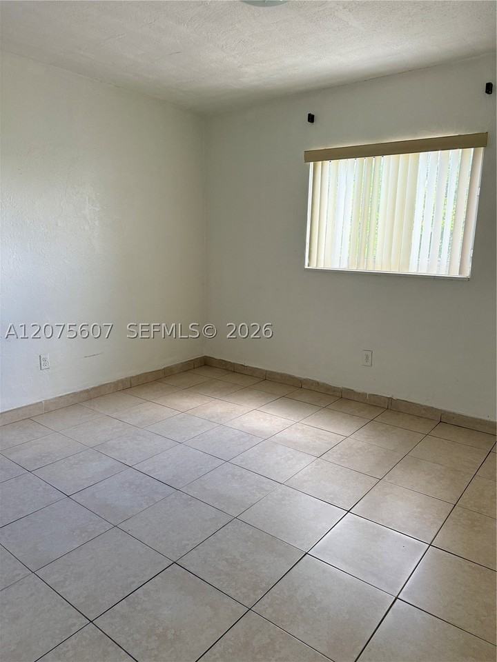 520 Sw Krome Ter #4 - Photo 7 of 10