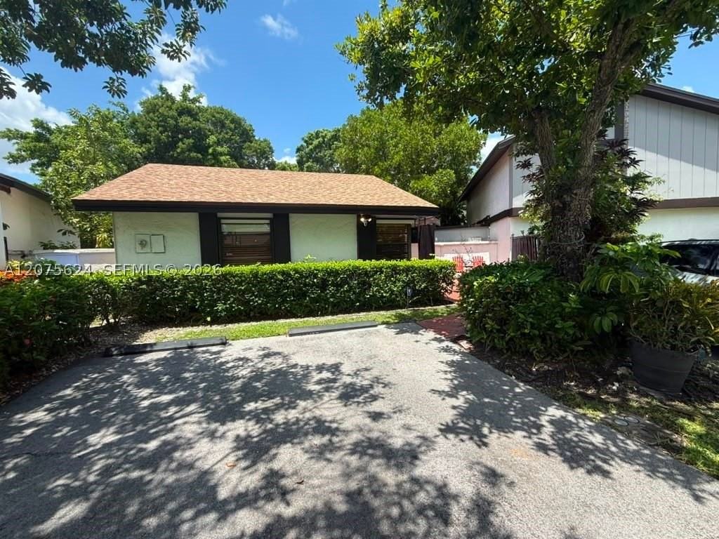 1470 Flamingo Ct - Photo 3 of 17