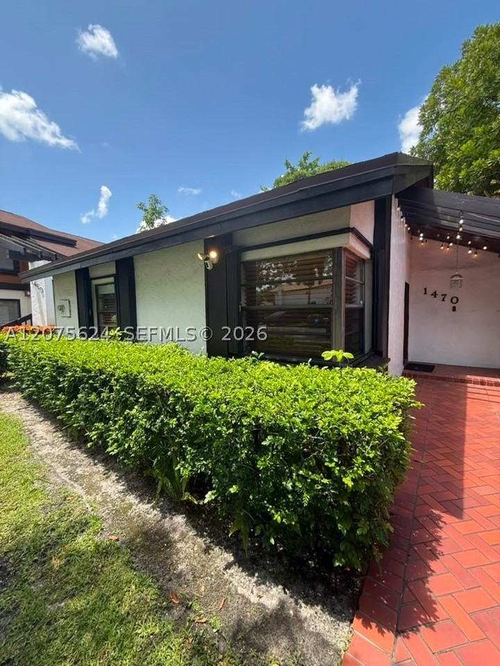 1470 Flamingo Ct - Photo 4 of 17