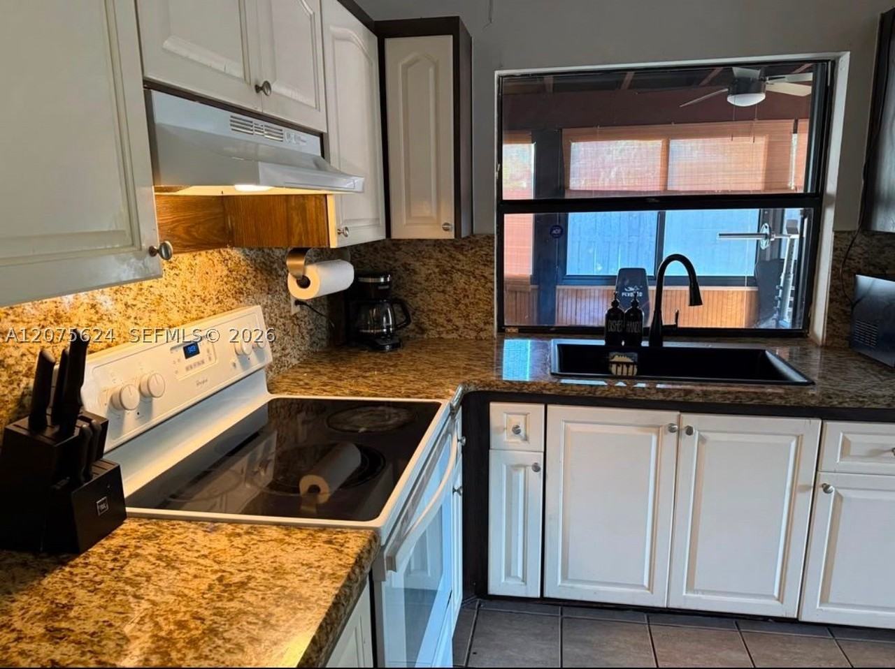 1470 Flamingo Ct - Photo 5 of 17