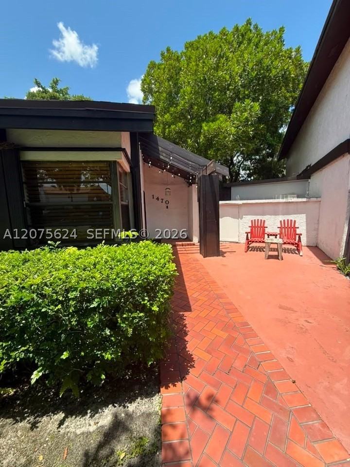 1470 Flamingo Ct - Photo 6 of 17