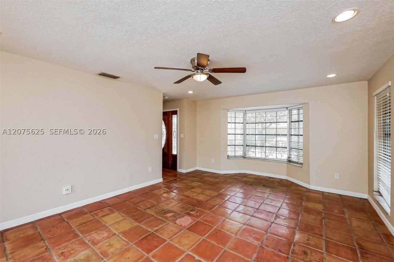 7518 Nw 42nd Dr - Photo 4 of 18