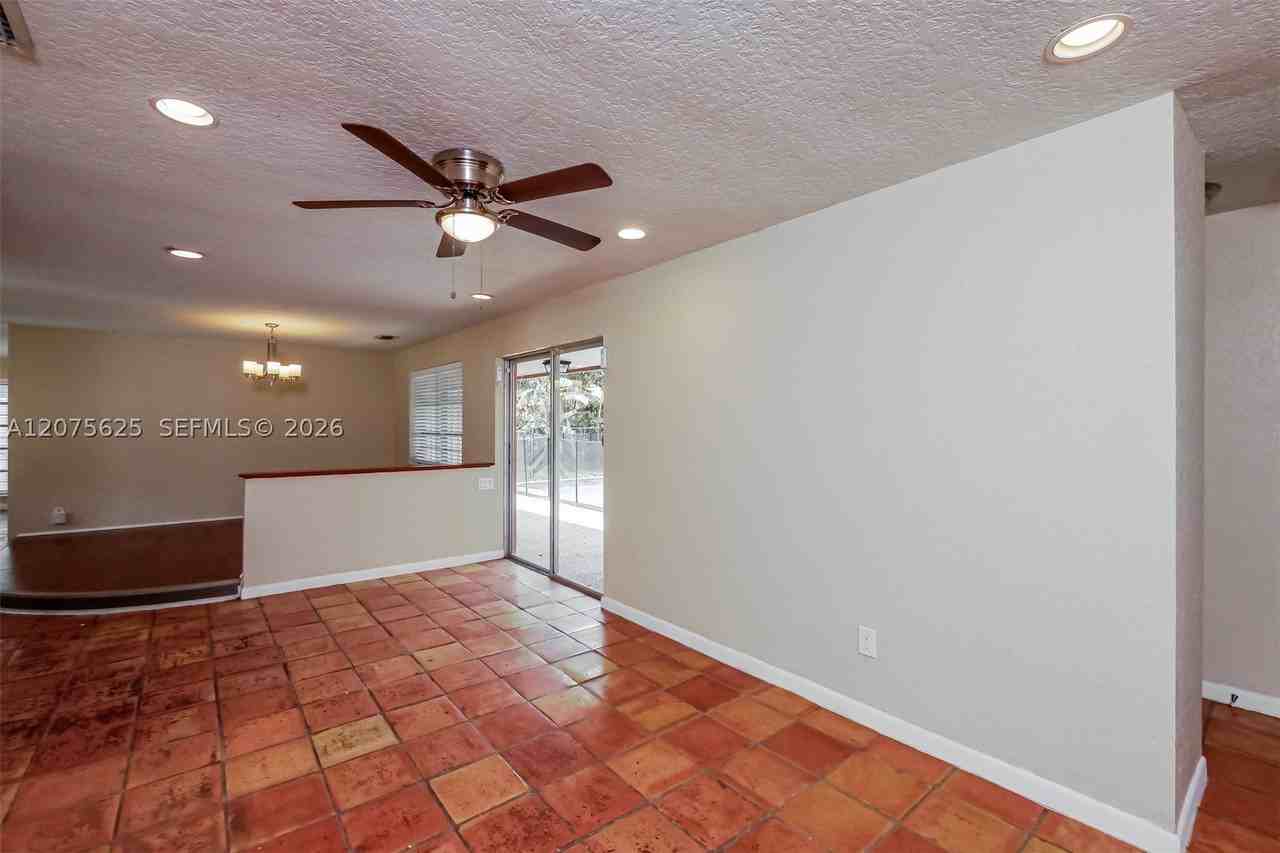 7518 Nw 42nd Dr - Photo 5 of 18