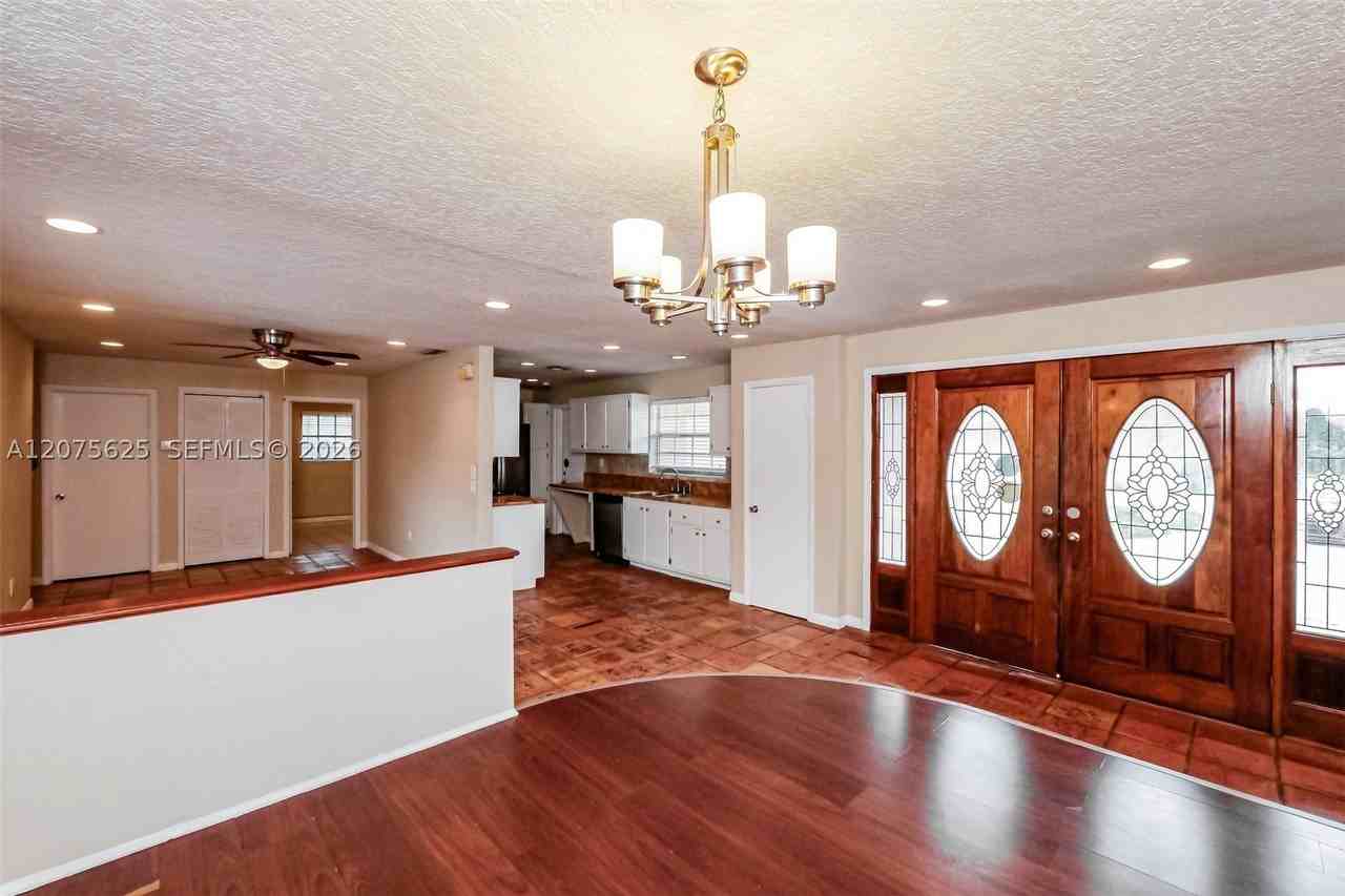7518 Nw 42nd Dr - Photo 6 of 18