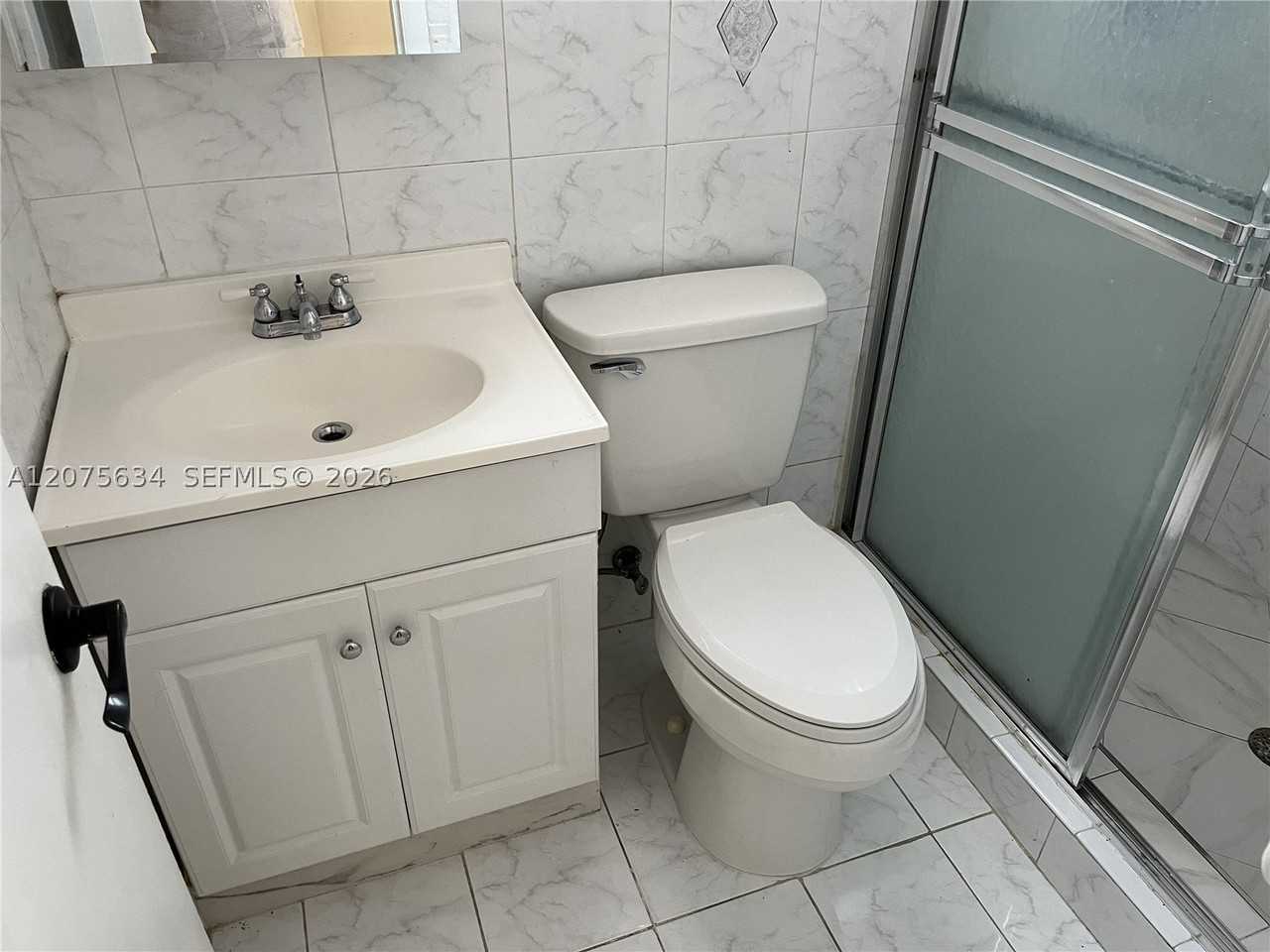 18105 Nw 81st Ct - Photo 5 of 12
