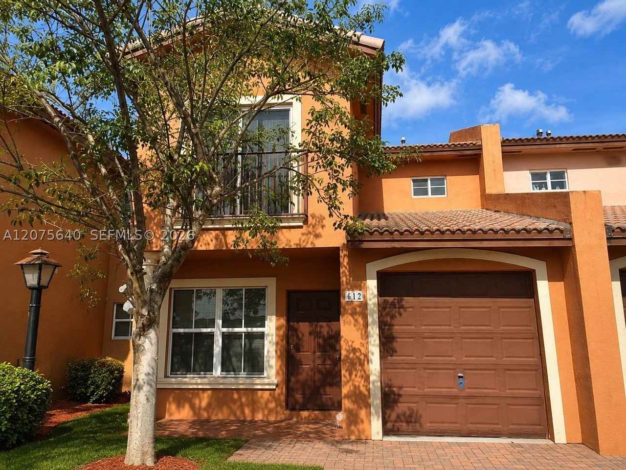 612 Sw 11th St - Photo 2 of 15