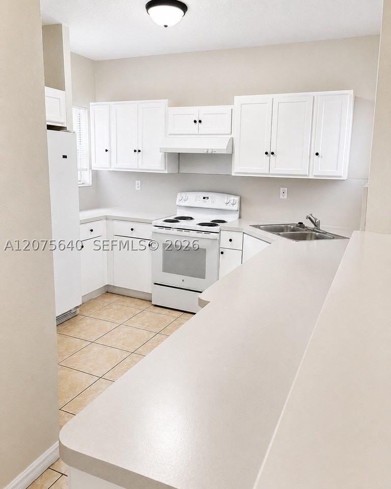 612 Sw 11th St - Photo 4 of 15