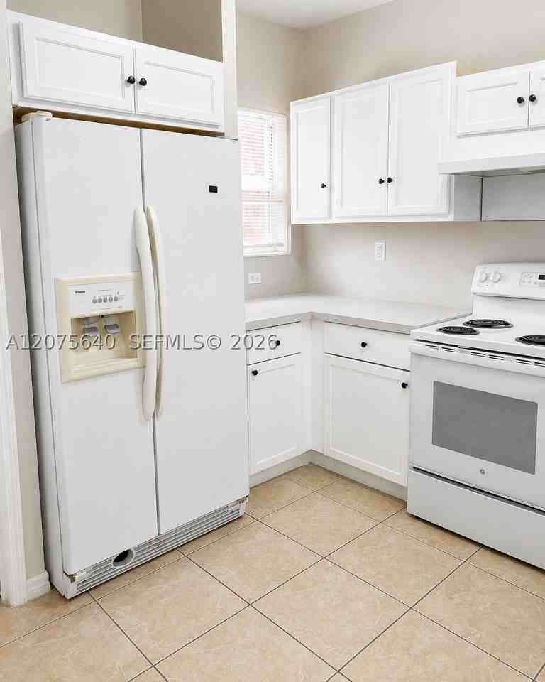 612 Sw 11th St - Photo 5 of 15