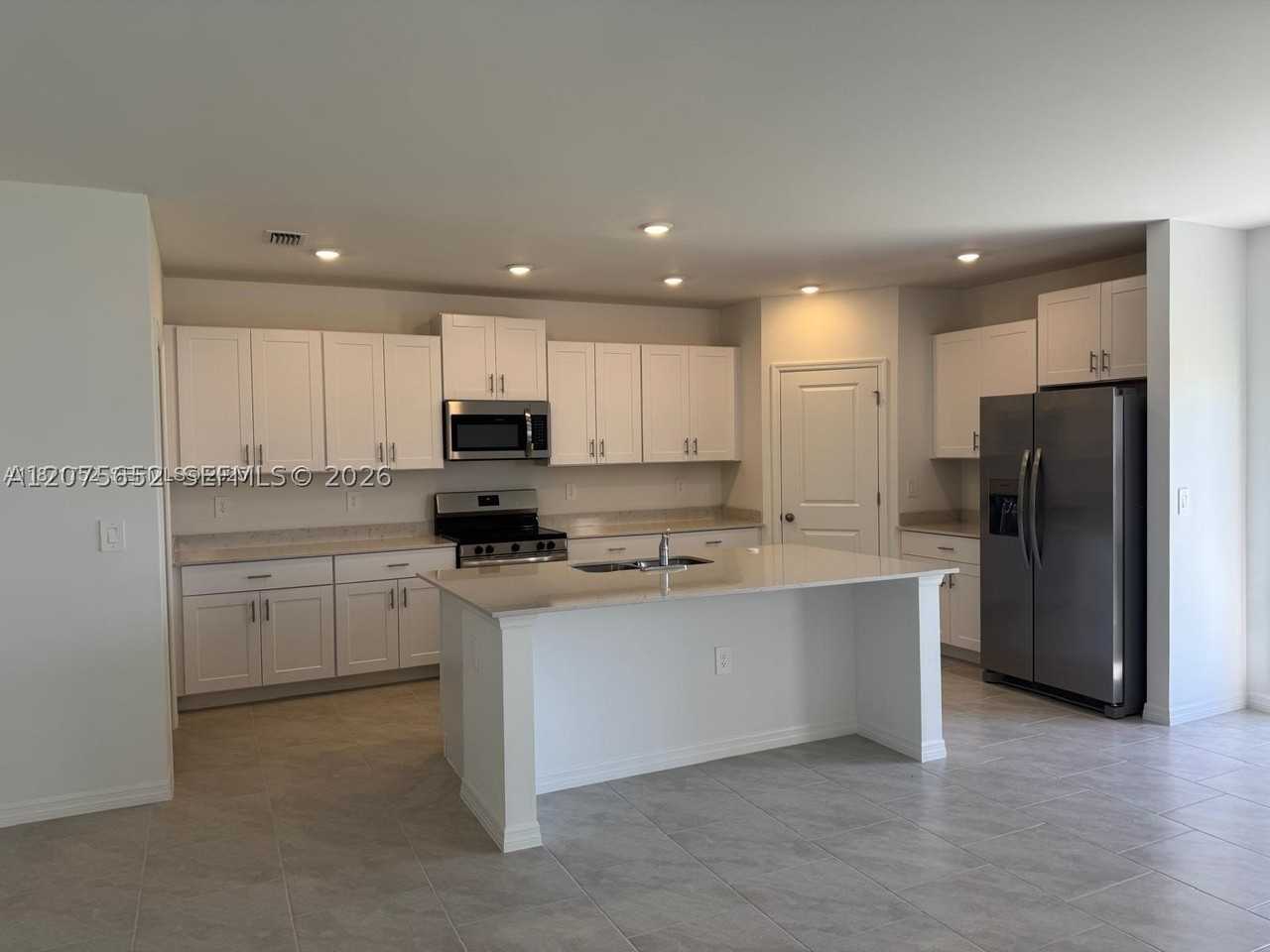 17616 Paradiso Way North Fort Myers #17616 - Photo 2 of 9