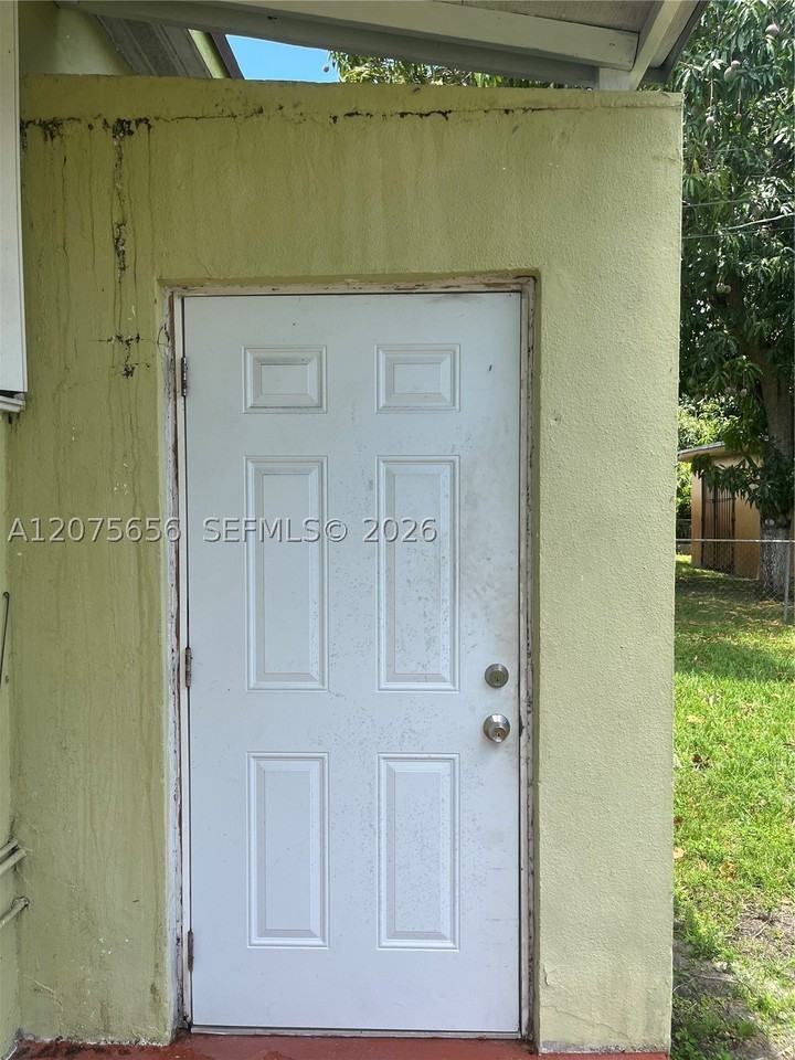 1851 Nw 51st Ter - Photo 4 of 19