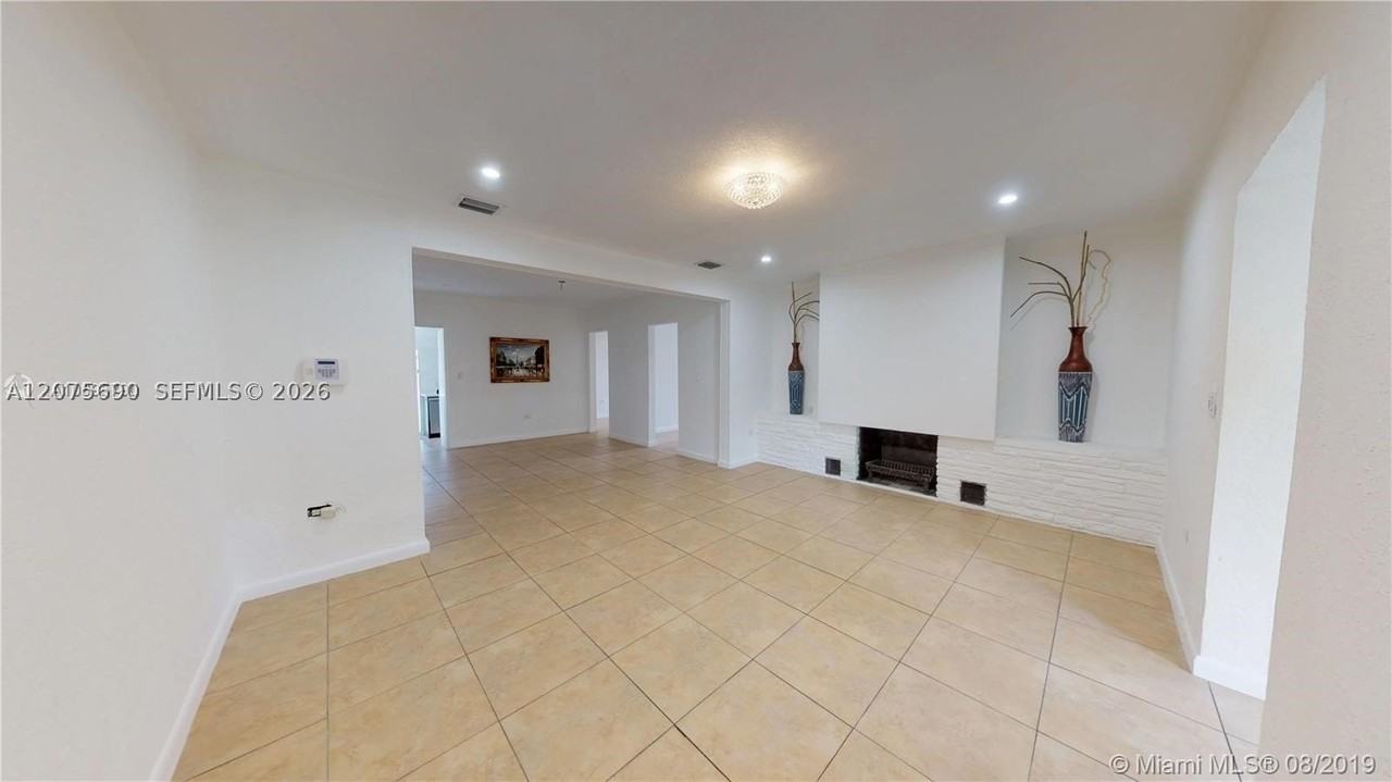 88 Nw 85th St #1 - Photo 4 of 25