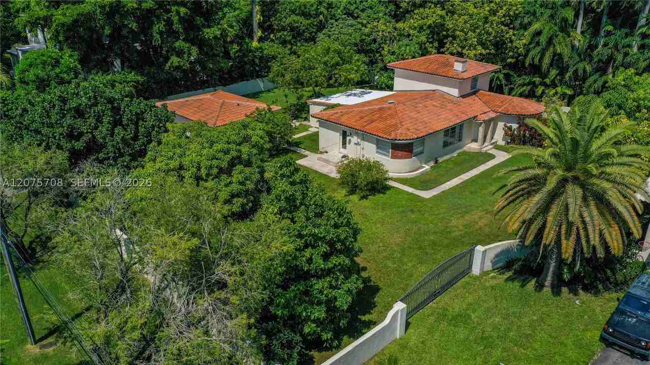8775 Sw 53rd Ct #REAR - Photo 4 of 35