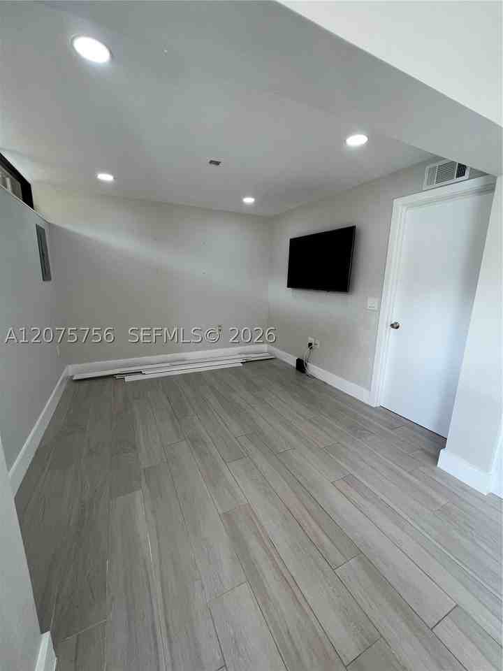 15012 Royal Palm Ave #15012 - Photo 5 of 12