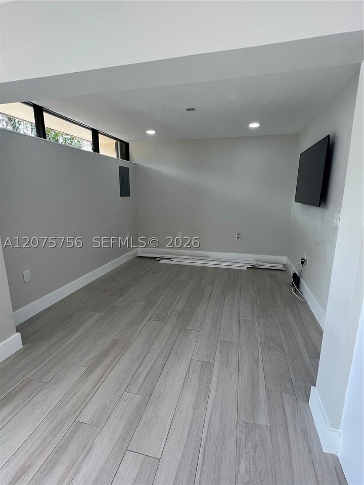 15012 Royal Palm Ave #15012 - Photo 6 of 12