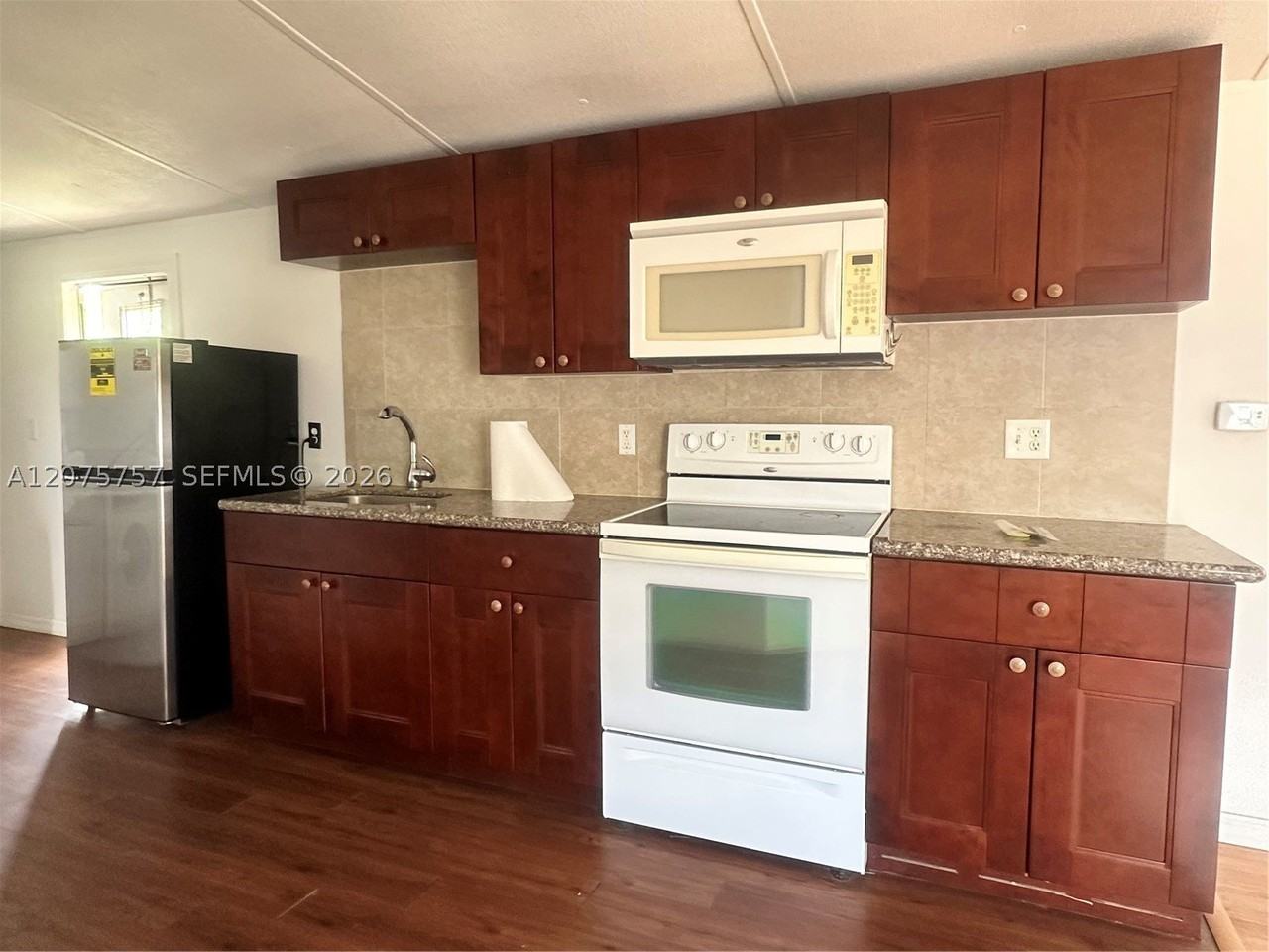 11886 Watergate Cir #H - Photo 3 of 20