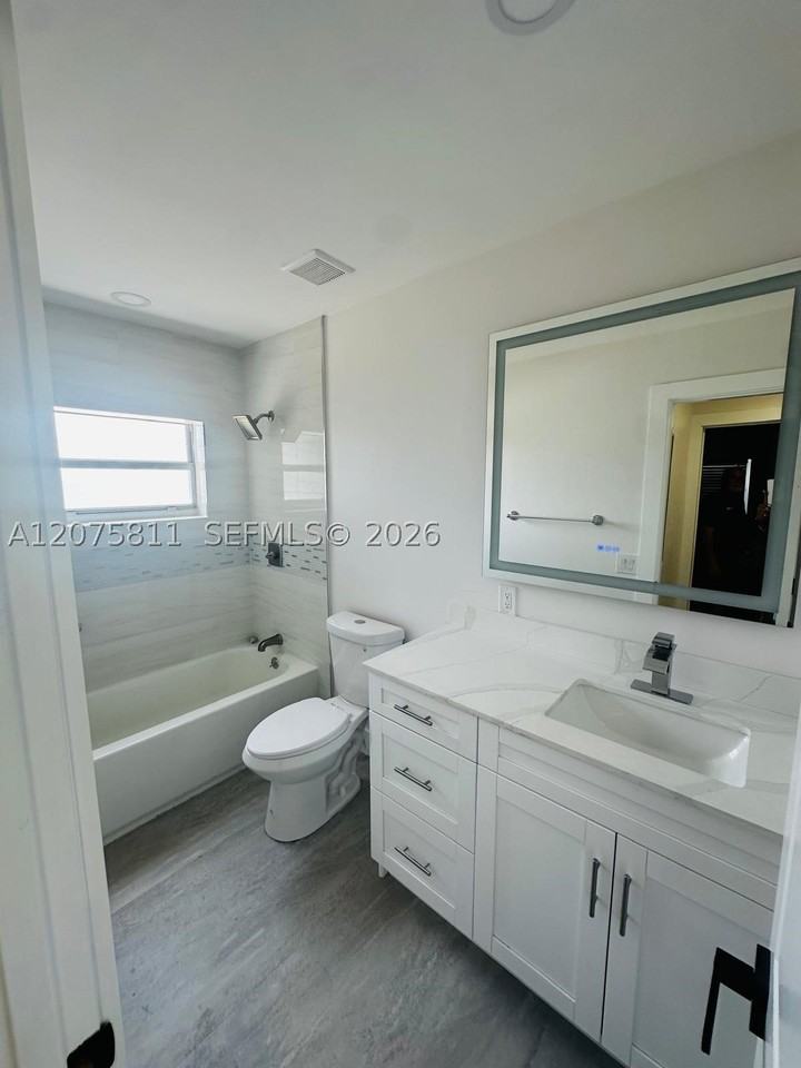 3540 Nw 80th Ter - Photo 3 of 7