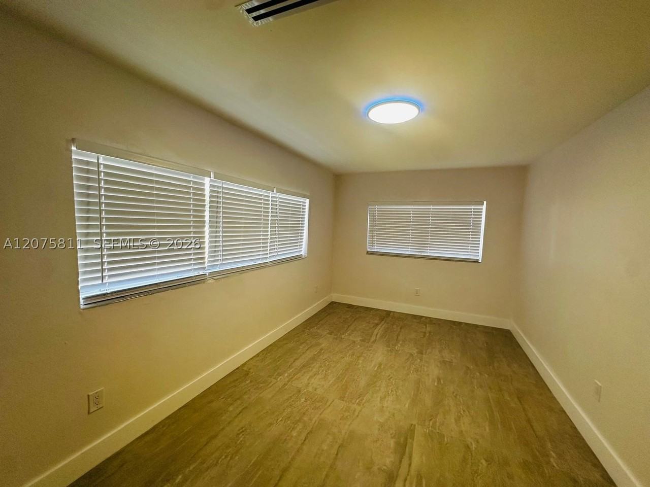 3540 Nw 80th Ter - Photo 5 of 7