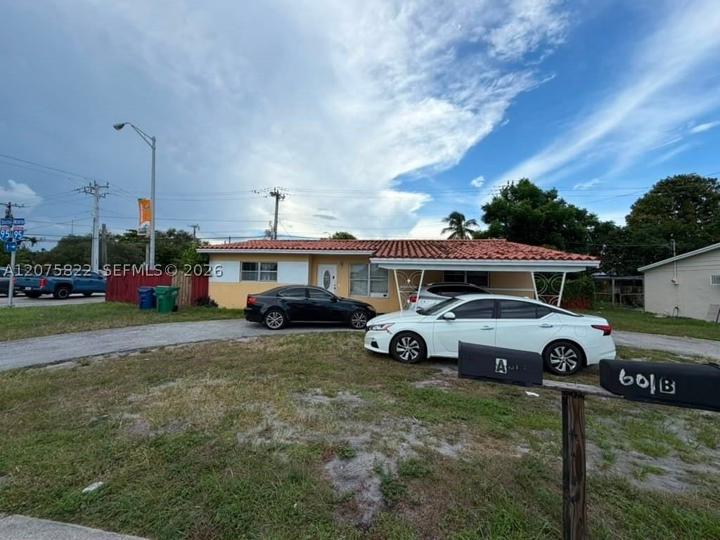 601 Ne 180th St #B - Photo 4 of 14
