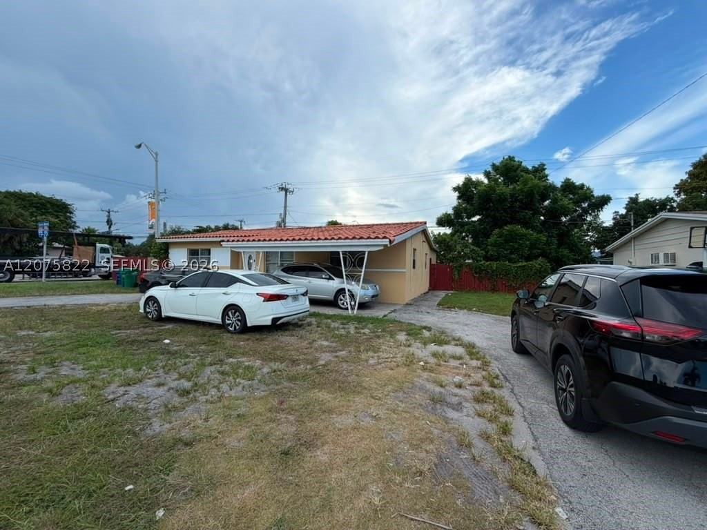 601 Ne 180th St #B - Photo 6 of 14