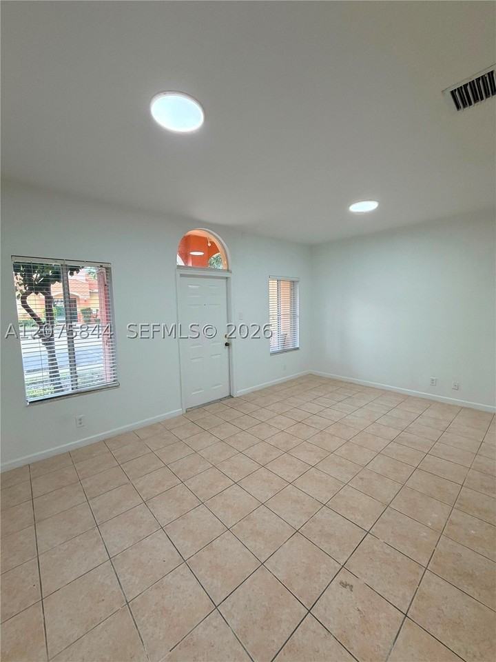 102 S Santa Catalina Cir #102 - Photo 2 of 21