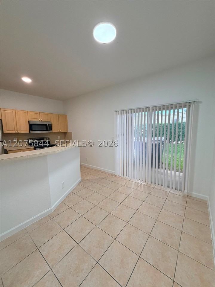 102 S Santa Catalina Cir #102 - Photo 4 of 21
