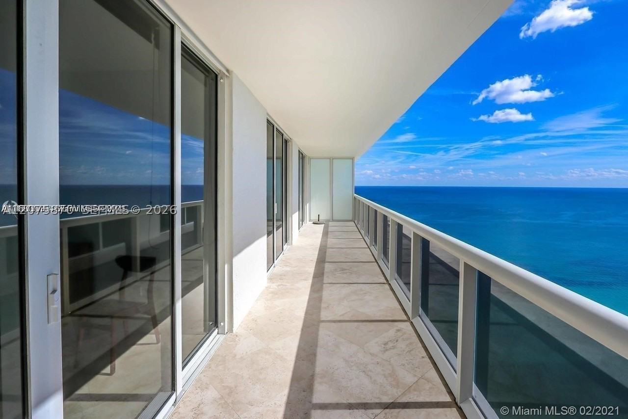 1830 S Ocean Dr #3704 - Photo 4 of 27