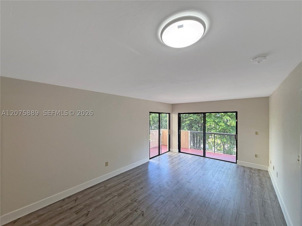 995 Sw 84th Ave #309 - Photo 2 of 25