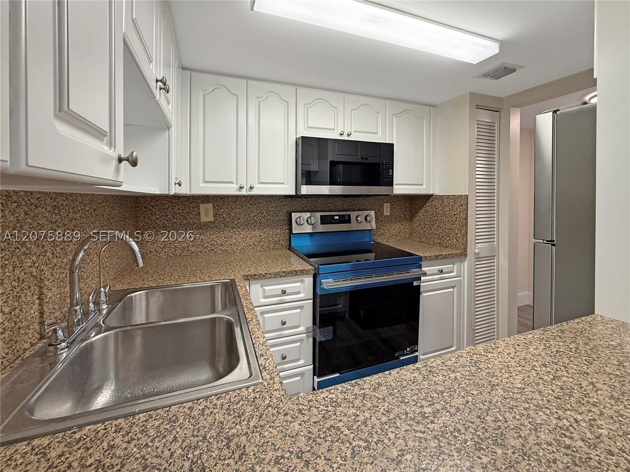 995 Sw 84th Ave #309 - Photo 6 of 25