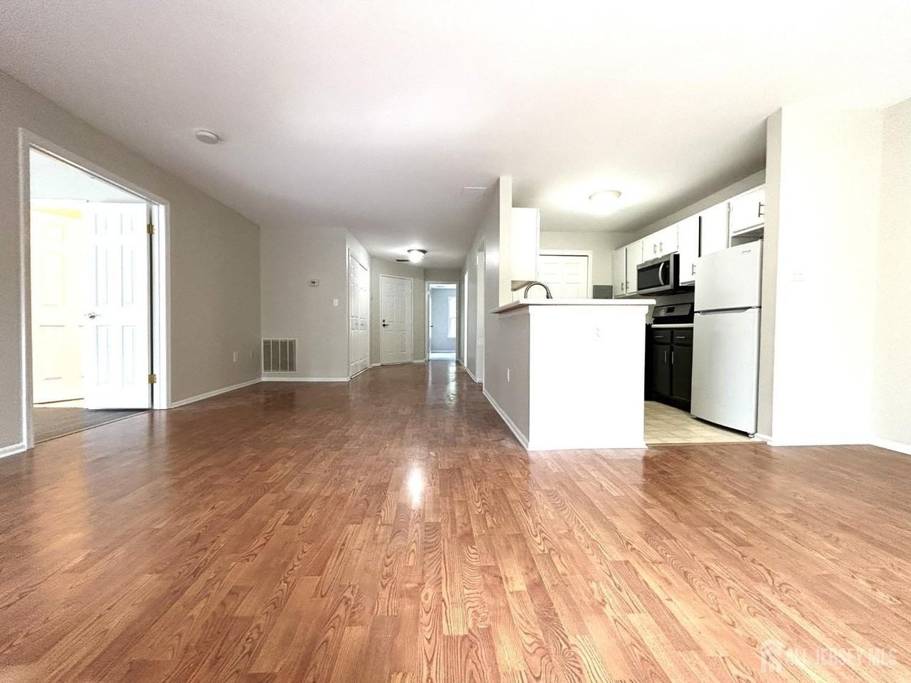 7302 Elm Ct - Photo 3 of 18