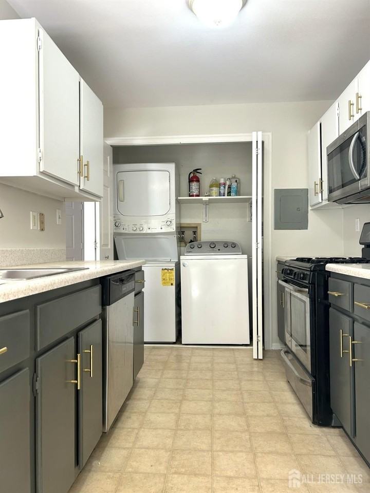 7302 Elm Ct - Photo 6 of 18