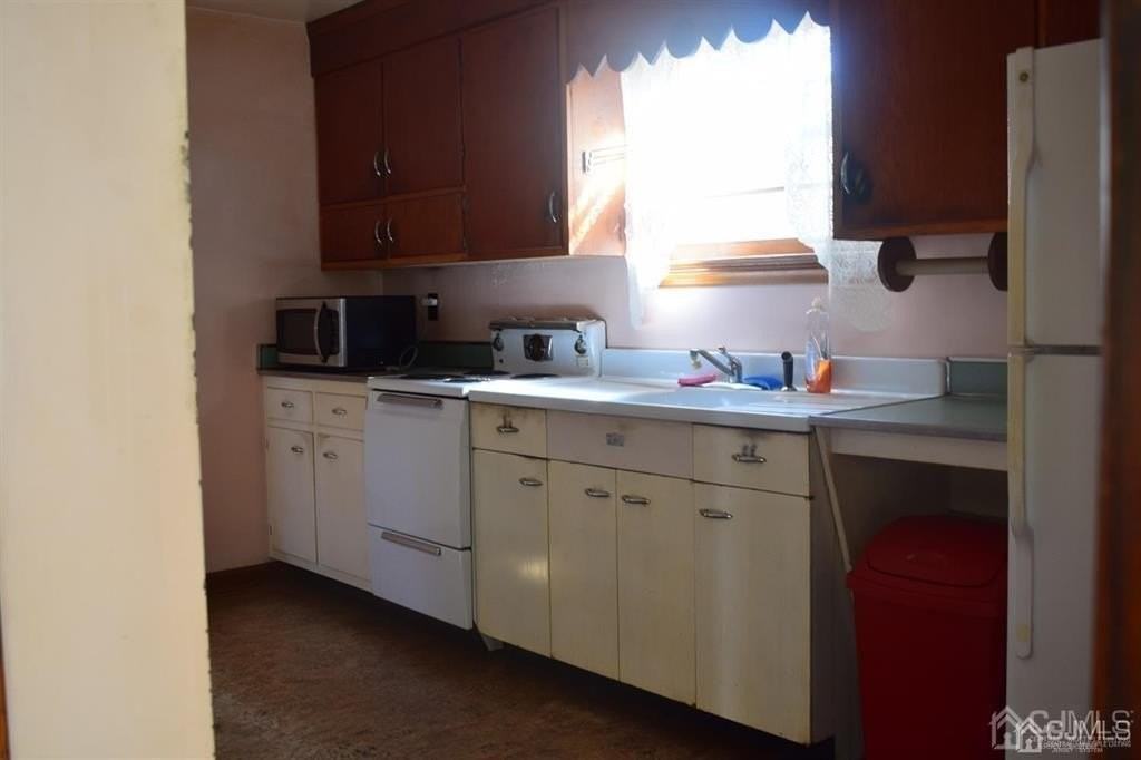 15 Cleveland Ave - Photo 3 of 14