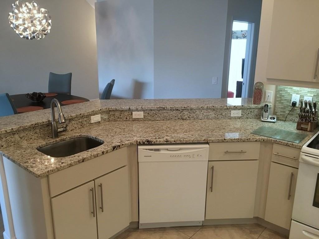 6640 7th Avenue Cir W #1513 - Photo 6 of 29
