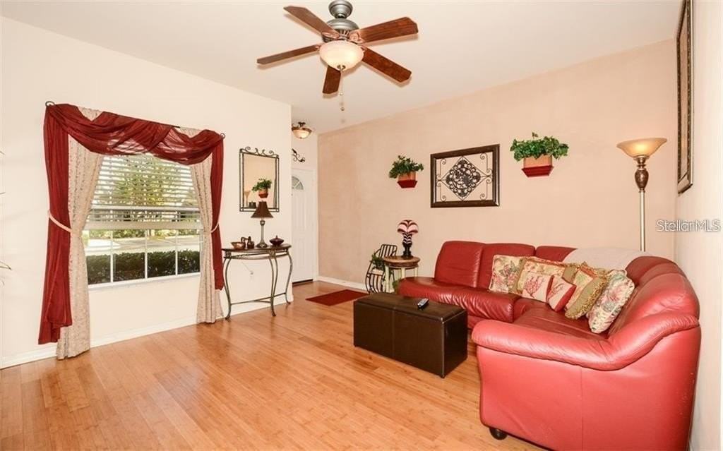 7685 Plantation Cir #B - Photo 5 of 32