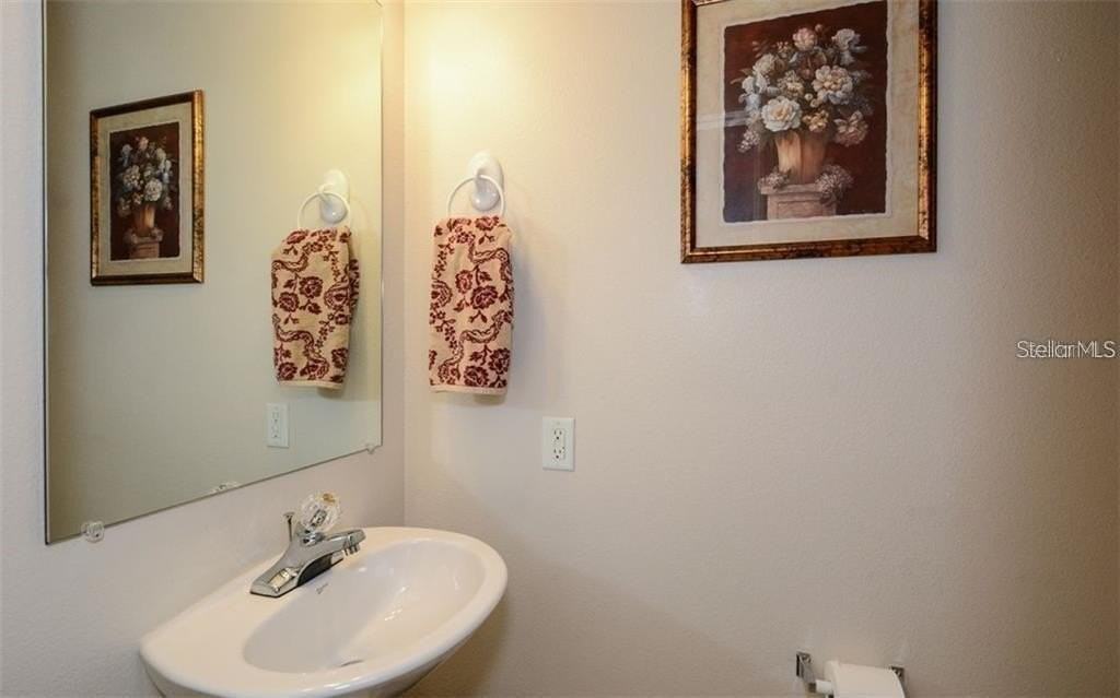7685 Plantation Cir #B - Photo 6 of 32