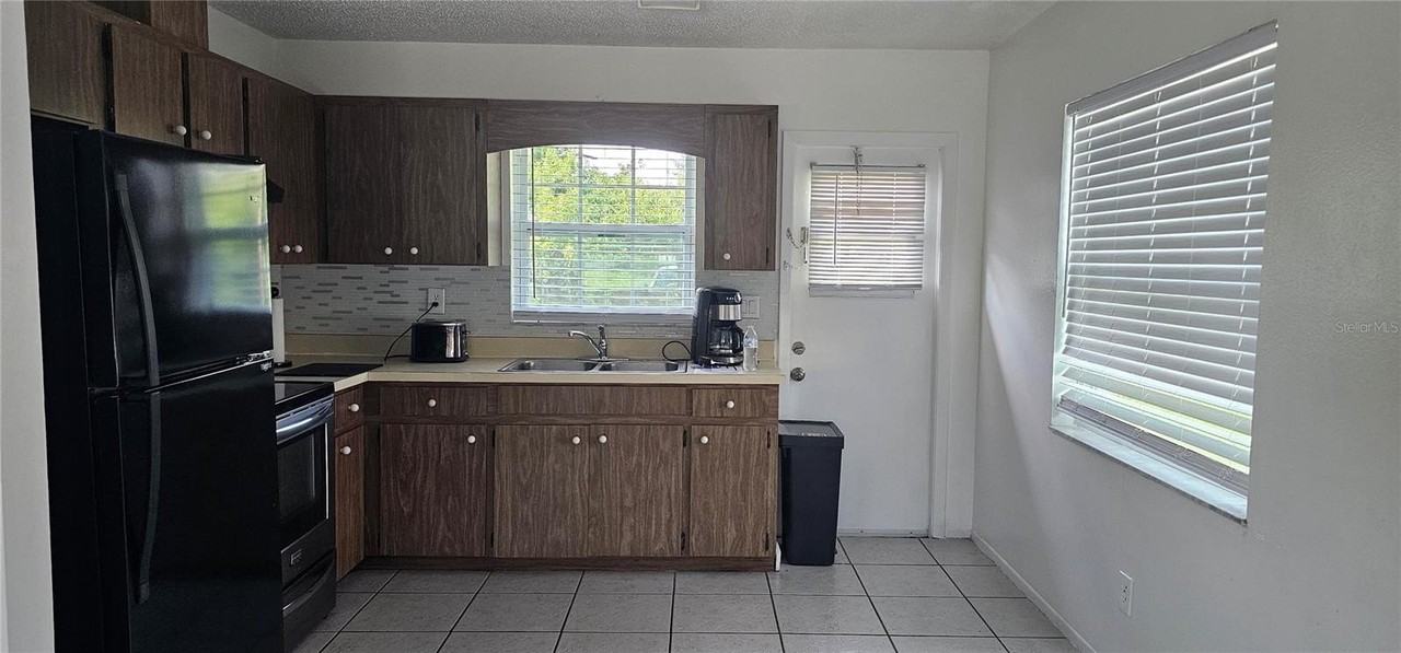 12048 Henley Ave #B - Photo 3 of 13