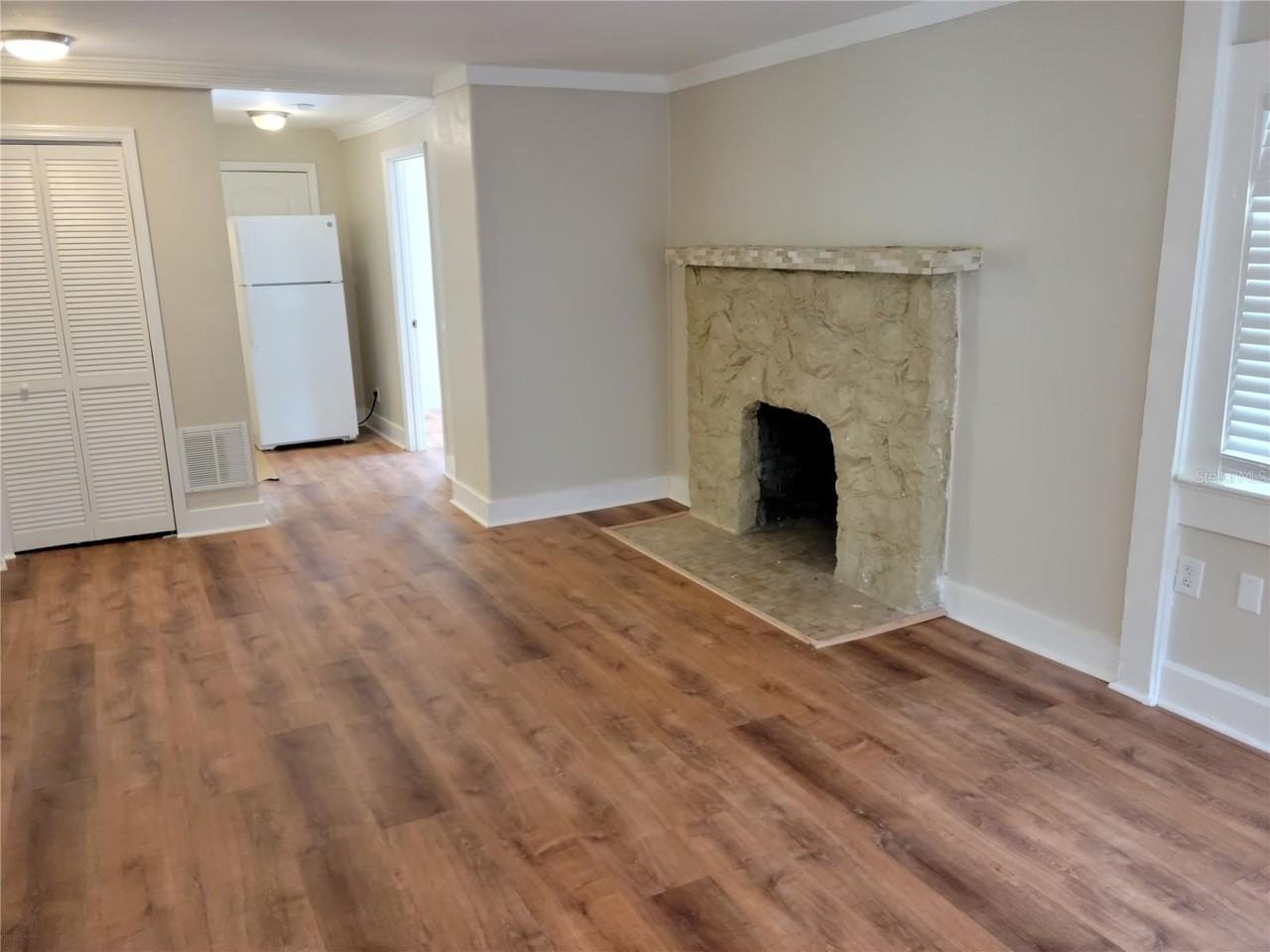 1775 Fruitville Rd - Photo 3 of 13