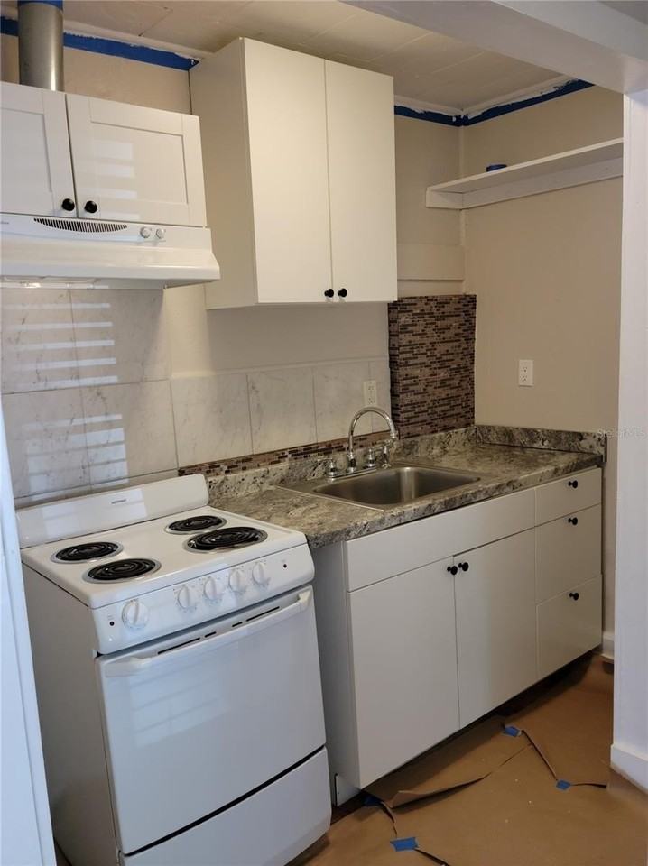 1775 Fruitville Rd - Photo 6 of 13