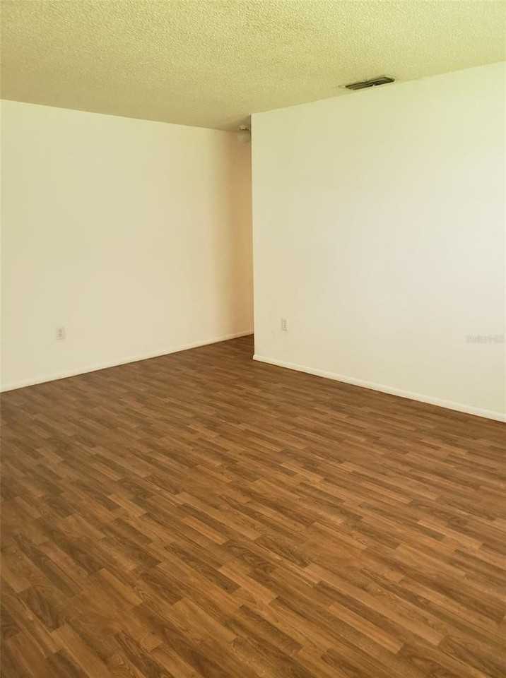 3949 Liberty Ave #3949 - Photo 3 of 7